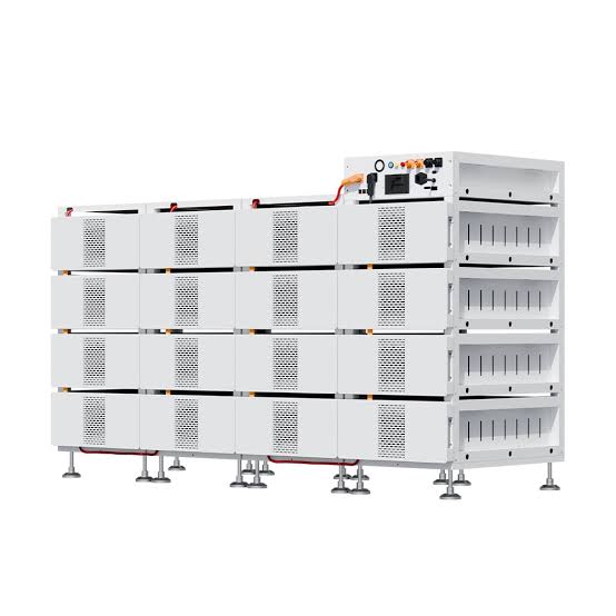 Deye BOS-B Pro high-voltage battery rack arrangement